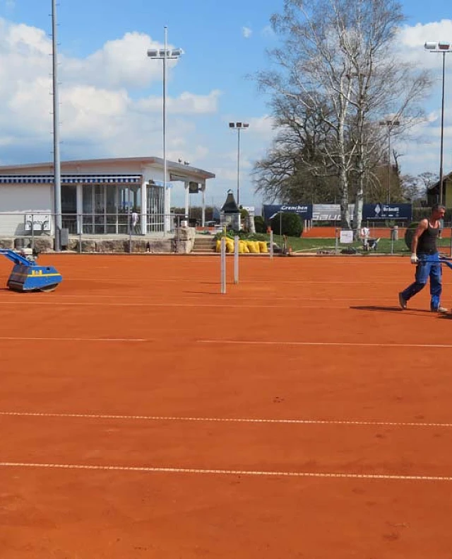 Wartung und Pflege Tennisplatz Wartung und Pflege Tennisplatz